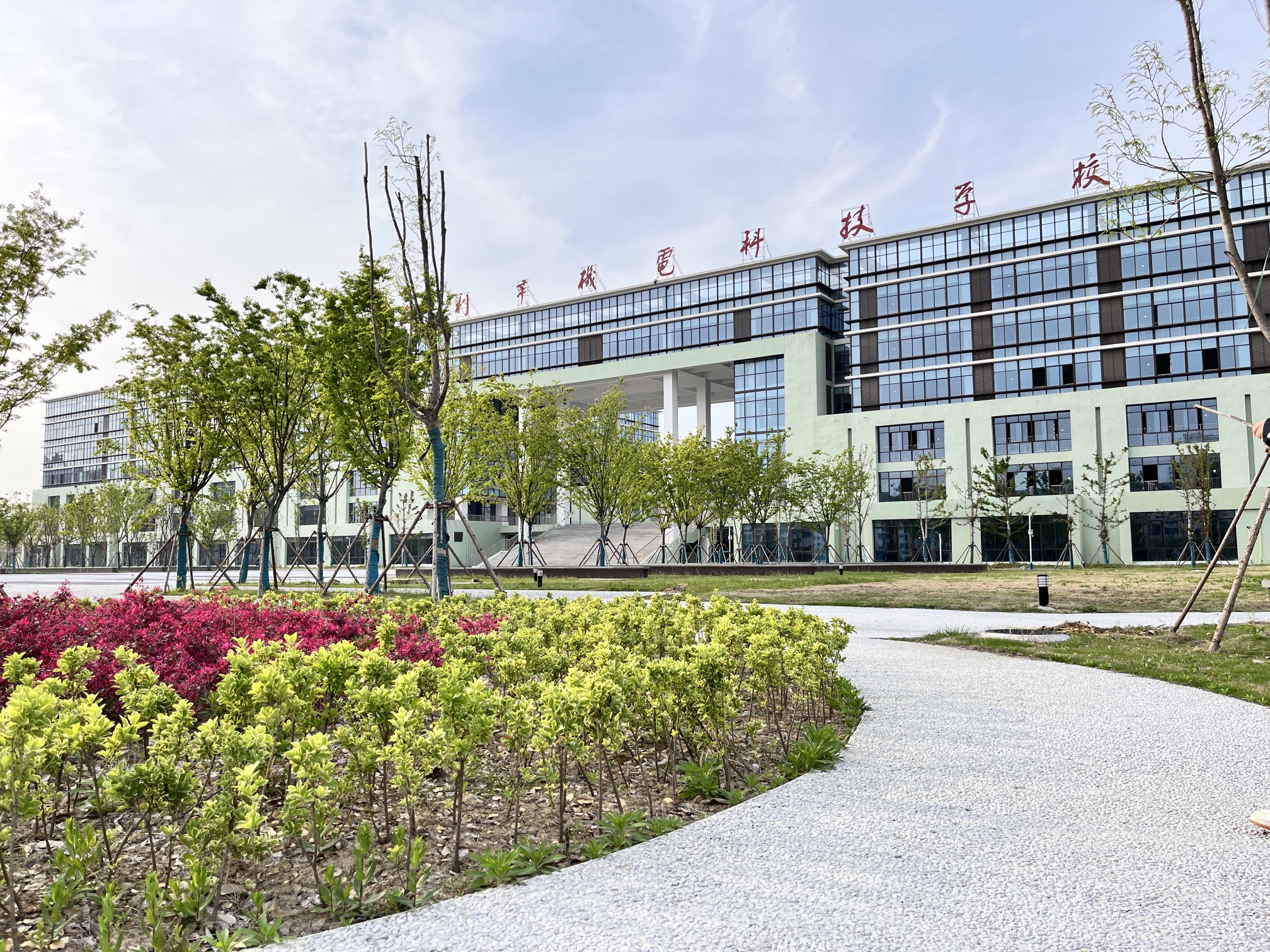 【京邦·專業(yè)擴聲-舞臺燈光~錄播系統(tǒng)】安徽亳州市利辛機電科技學(xué)校